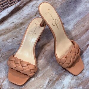 Women’s JESSICA SIMPSON Evernor Braided Kitten Heels. Size 9.5